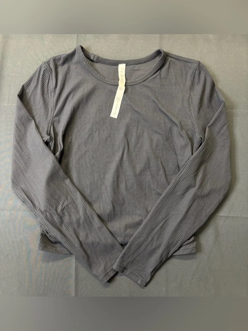 Lululemon Black Ribbed Ruched Long Sleeve Crop Top Size 8 - Picture 1 of 11